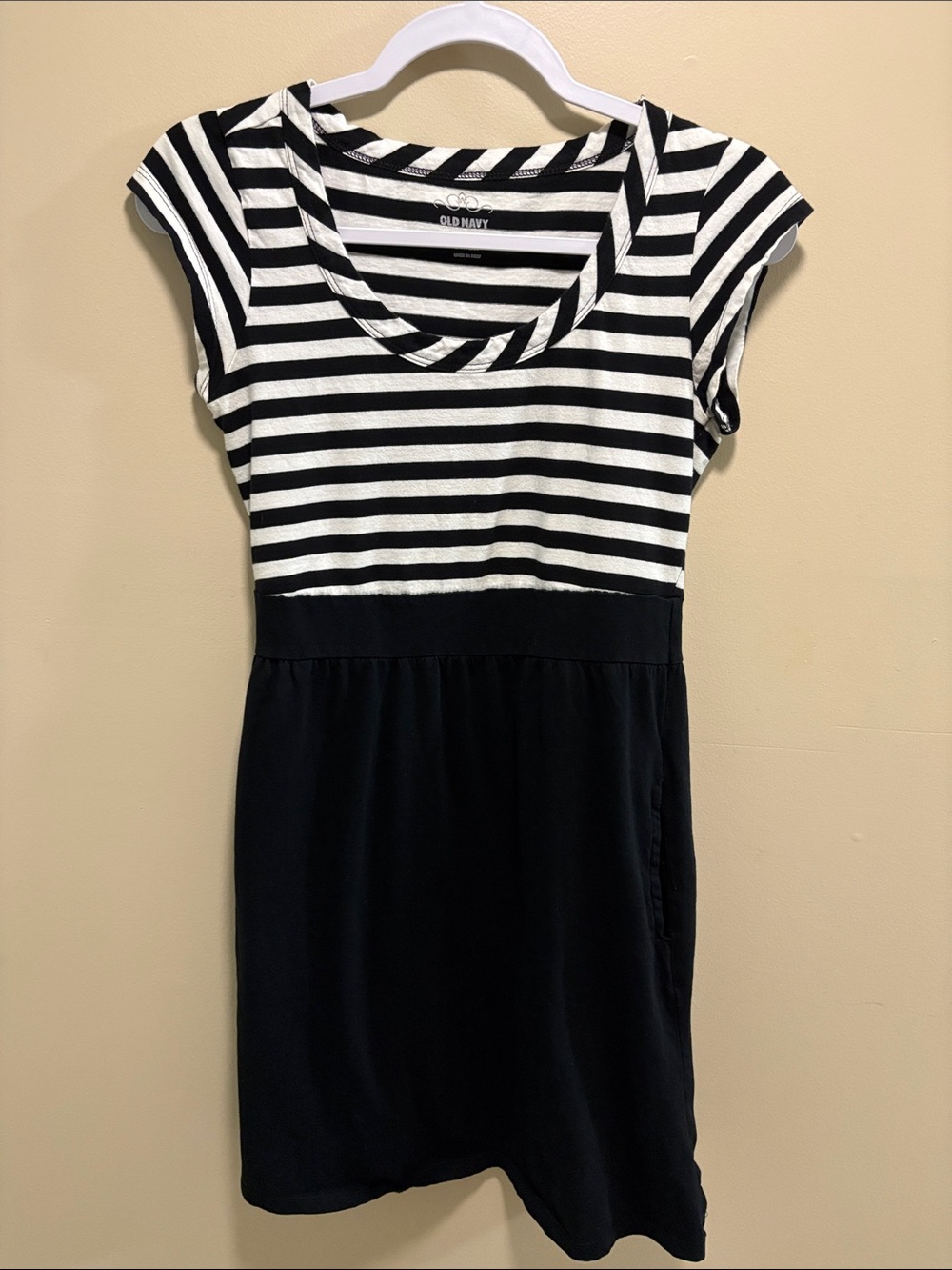Old Navy Black and White Striped Scoop Neck Top